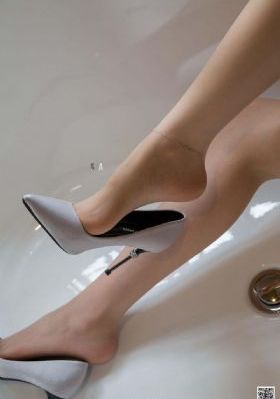 快穿之肉她好舒服HHH_全集无删减版免费观看高清版