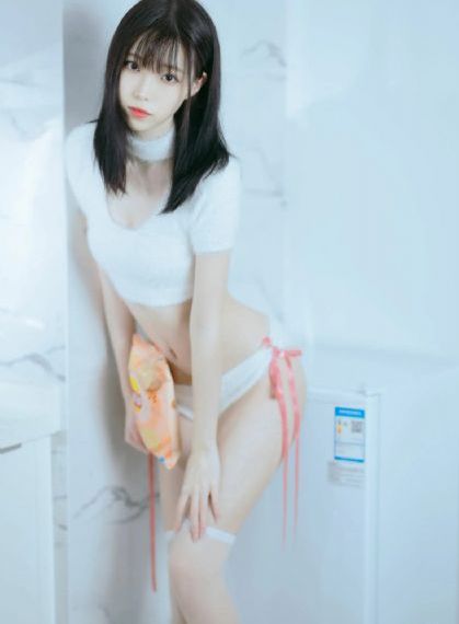 日本黄色裸体_西瓜独家试爱免费观看视频