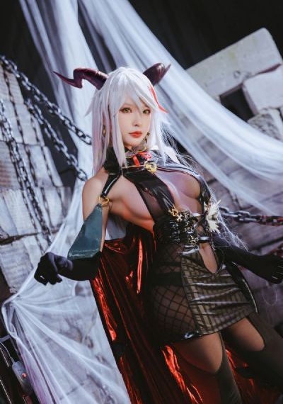 游泳池里他不停的要我_原创视频免费国语在线观看