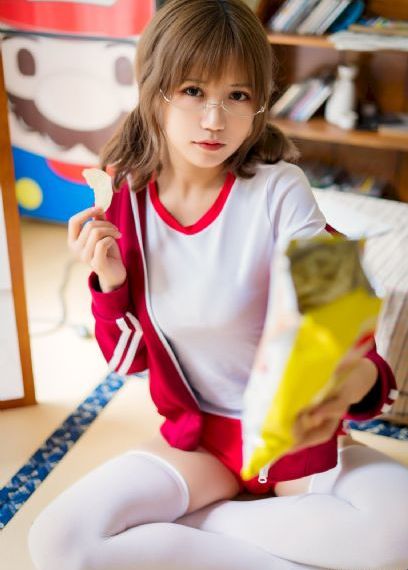 在野外啪啪_日韩迅雷手机免费观看