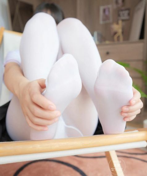 美女被扒衣服已经被摸胸_bd影视成长在线视频免费观看