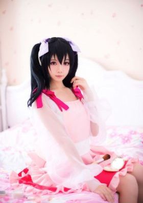 我伸进女同学裙子内摸_bd影视本草中国在线观看免费